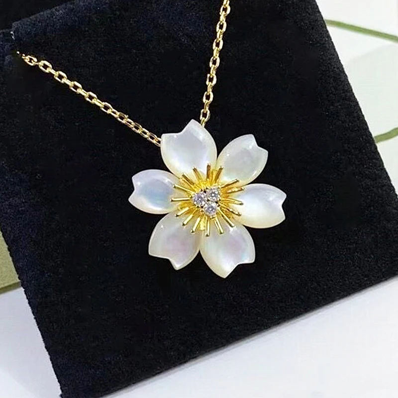 New Hot Selling 925 Pure Silver White Fritillaria Flower Necklace Women's Sweet Simple Fashion Party Gift Luxury Brand Jewelry
New Hot Selling 925 Pure Silver White Fritillaria Flower Necklace Women's Sweet Simple Fashion Party Gift Luxury Brand Jewelry