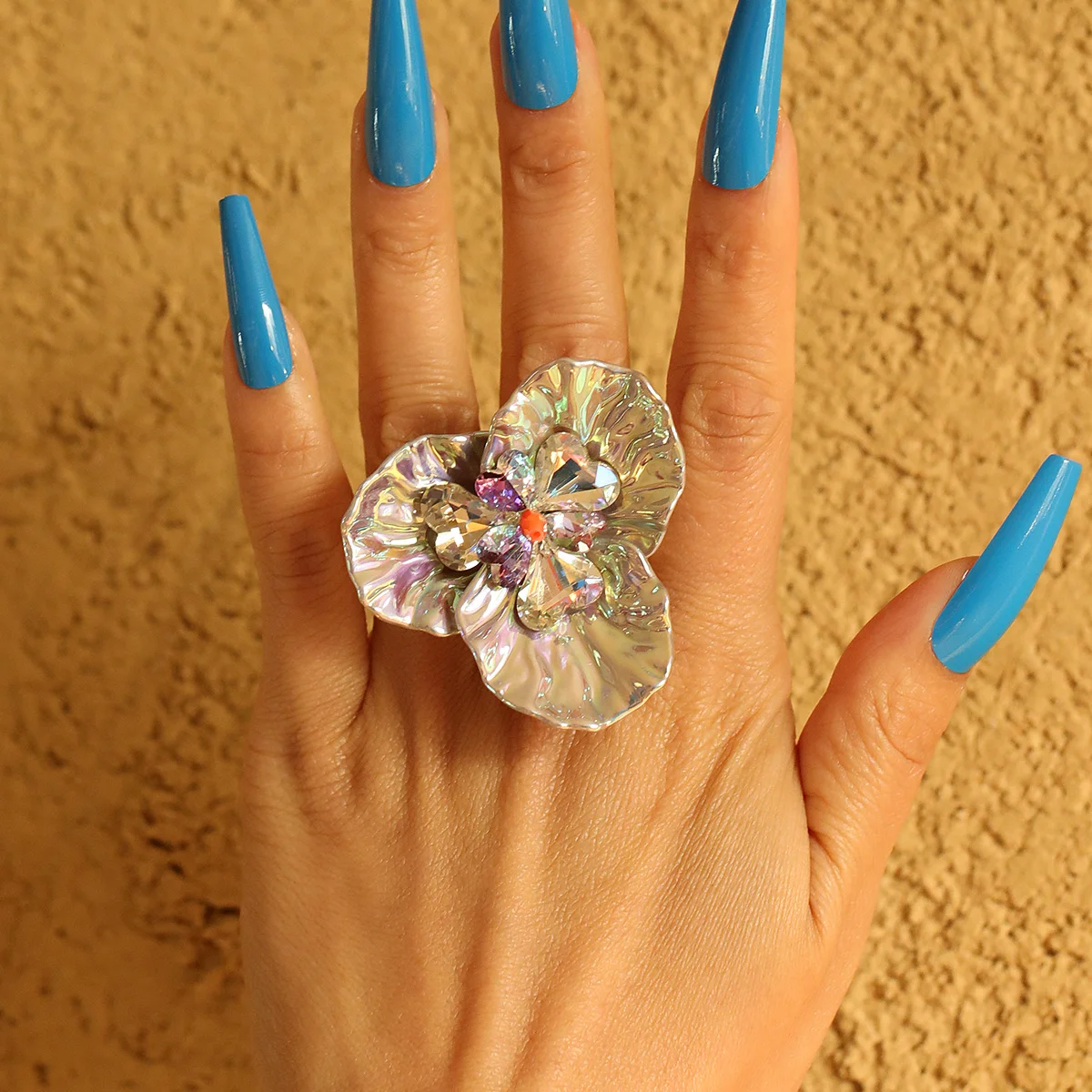 New Arrival Women Shiny Colorful Shells Love Heart Crystal Ring Personality Temperament Ring All-match Fashion Accessories
New Arrival Women Shiny Colorful Shells Love Heart Crystal Ring Personality Temperament Ring All-match Fashion Accessories