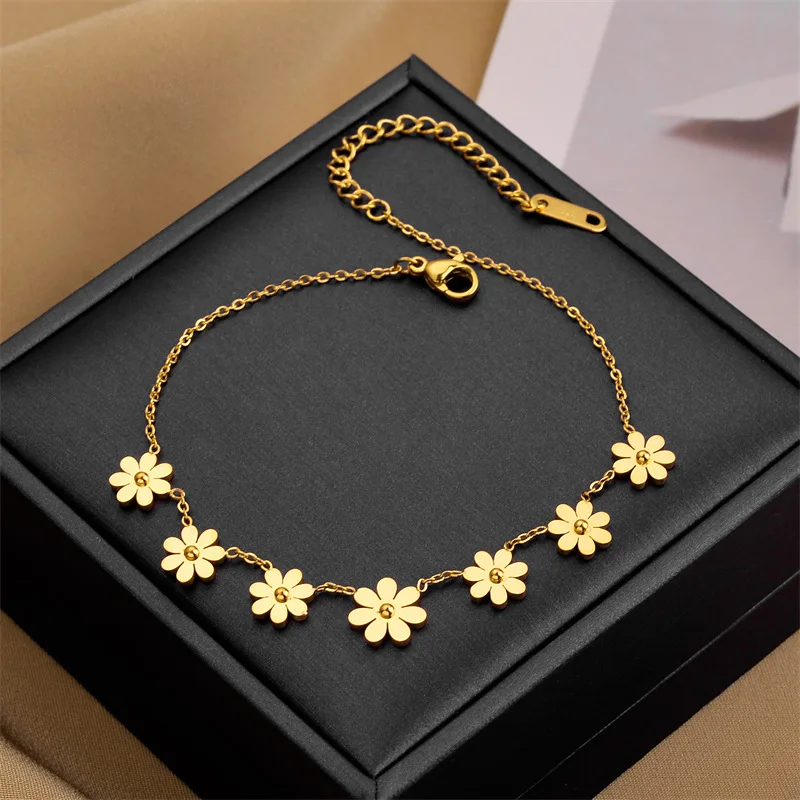 Titanium Steel small Daisy Bracelets Women fashion jewelry gifts Stainless Steel bangels banquet elegant Jewelry dropshipping 
Titanium Steel small Daisy Bracelets Women fashion jewelry gifts Stainless Steel bangels banquet elegant Jewelry dropshipping