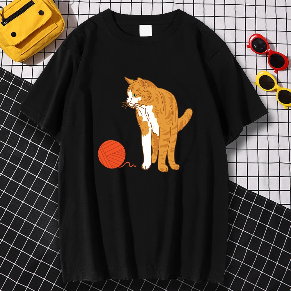 Cat Playing With A Ball Of Yarn Printed T-Shirts Male Aesthetic Anime Top Casual Comfortable Clothes Retro Pattern T Shirt Men'S
Cat Playing With A Ball Of Yarn Printed T-Shirts Male Aesthetic Anime Top Casual Comfortable Clothes Retro Pattern T Shirt Men'S