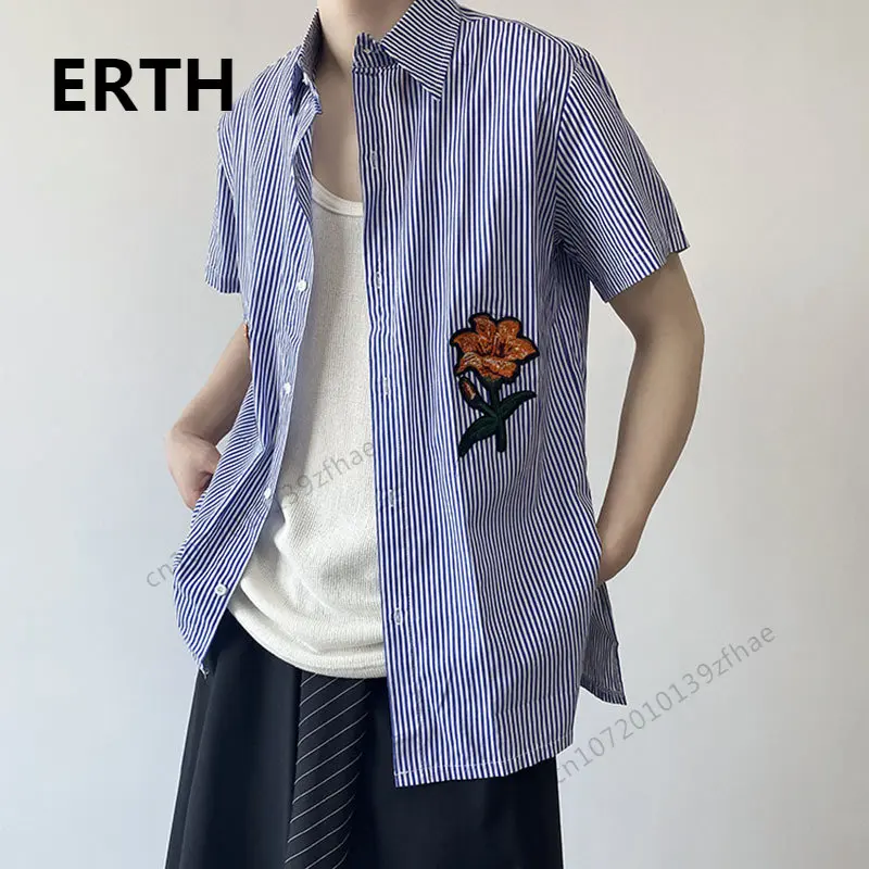 

Мужская рубашка с отложным воротником ERTH, повседневная однобортная рубашка в полоску с цветочной вышивкой, с коротким рукавом, в Корейском ...