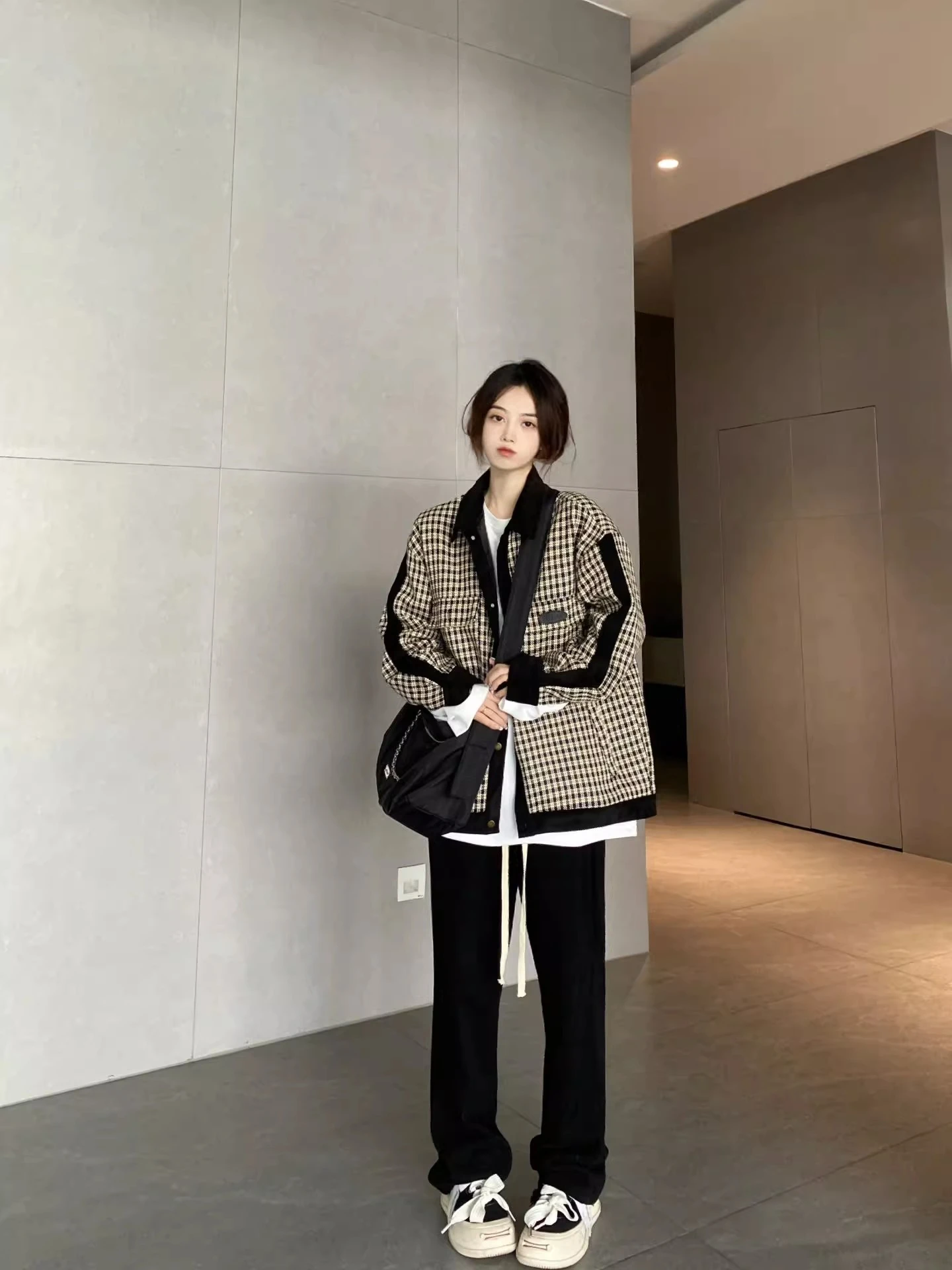 Casual Vintage Plaid Jacket woman Fashion Autumn Winter Contrasting Colors Corduroy Patchwork Turn Down Collar Loose Coats
Casual Vintage Plaid Jacket woman Fashion Autumn Winter Contrasting Colors Corduroy Patchwork Turn Down Collar Loose Coats