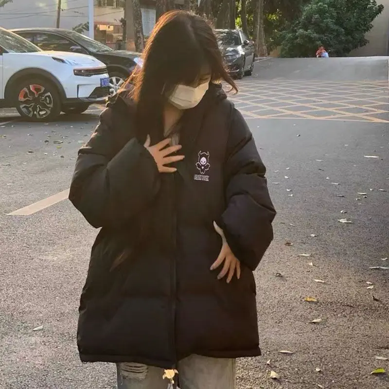 Sanrio Kuromi мультфильм теплая одежда для студентов с капюшоном Женская хлопковая куртка Свободная зимняя утепленная теплая куртка теплая хлопковая куртка
Sanrio Kuromi мультфильм теплая одежда для студентов с капюшоном Женская хлопковая куртка Свободная зимняя утепленная теплая куртка теплая хлопковая куртка