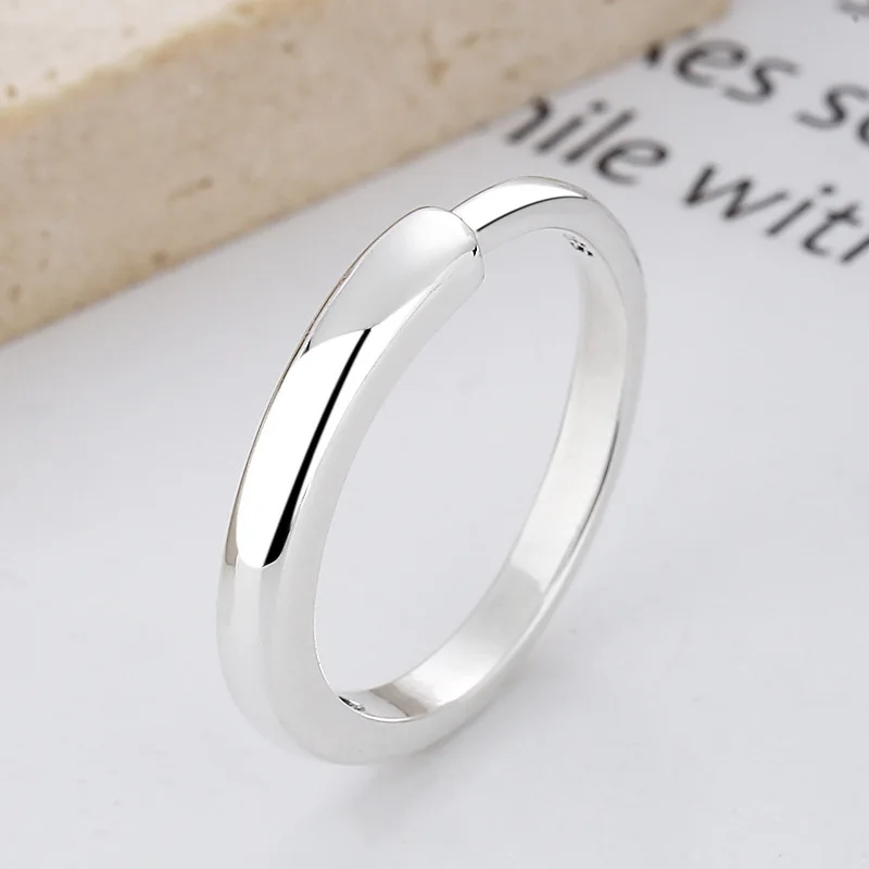 100% 925 Sterling Silver Simple Cold Wind Plain Circle Single Ring, Open-End Ring 
100% 925 Sterling Silver Simple Cold Wind Plain Circle Single Ring, Open-End Ring