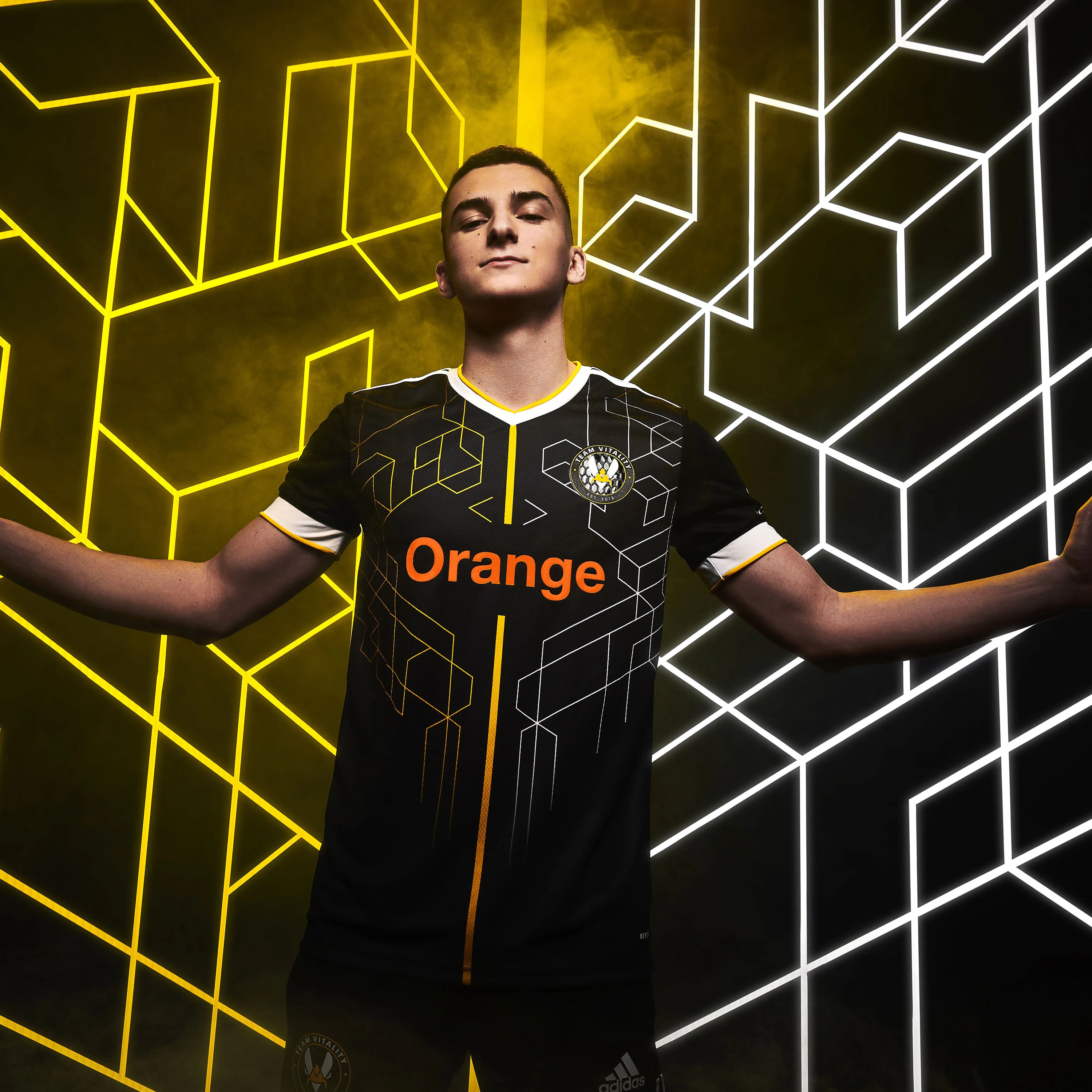 Official French E-Sports Club Bee Vitality 2022 Team Jersey Men's Uniform Team Jersey CSGO Vitality Fan Party Tee Oversized
Official French E-Sports Club Bee Vitality 2022 Team Jersey Men's Uniform Team Jersey CSGO Vitality Fan Party Tee Oversized