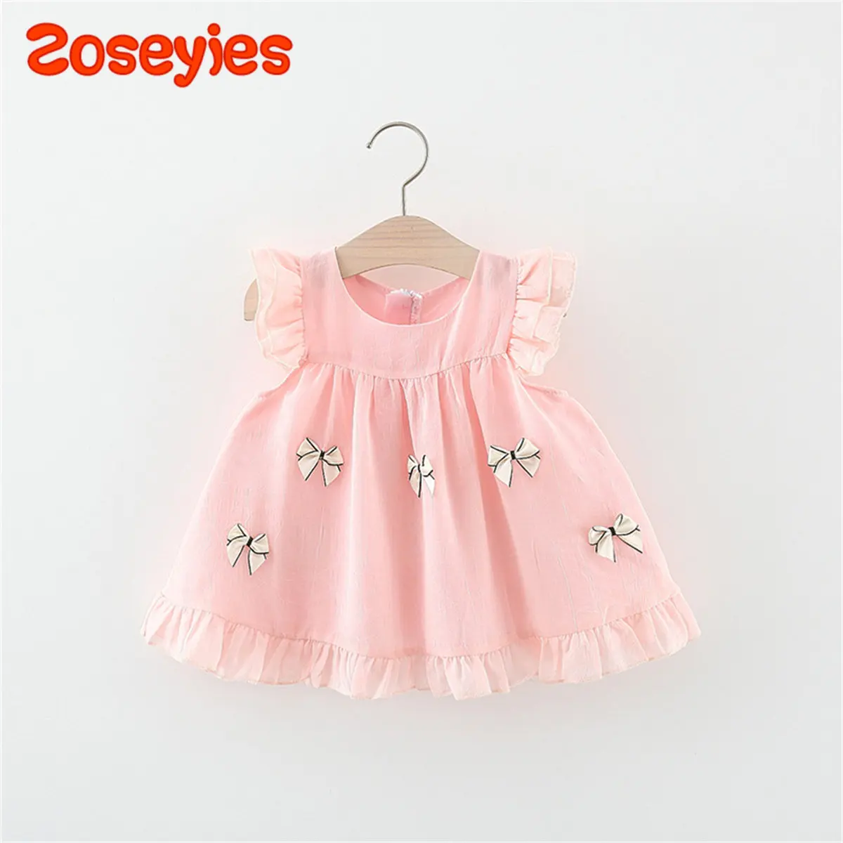 Женское летнее кружевное платье с круглым вырезом
Женское летнее кружевное платье с круглым вырезом