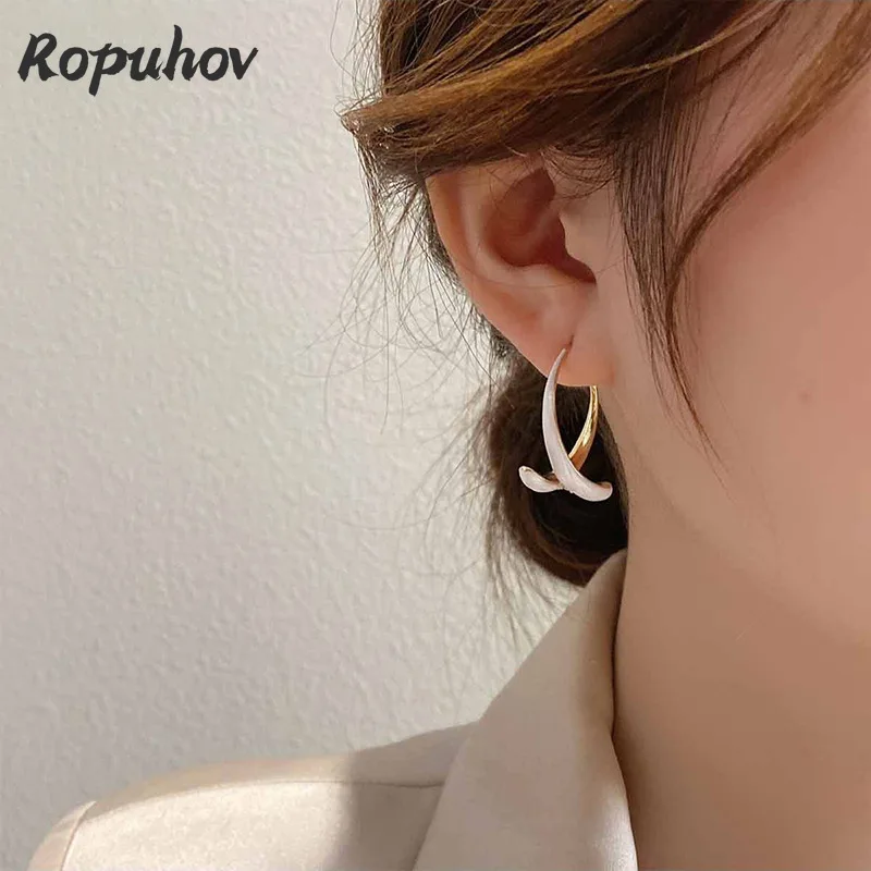 Новинка 2022, женские серебряные серьги ROPUHOV с геометрической закругленной дугой, модные серьги с холодным ветром
Новинка 2022, женские серебряные серьги ROPUHOV с геометрической закругленной дугой, модные серьги с холодным ветром