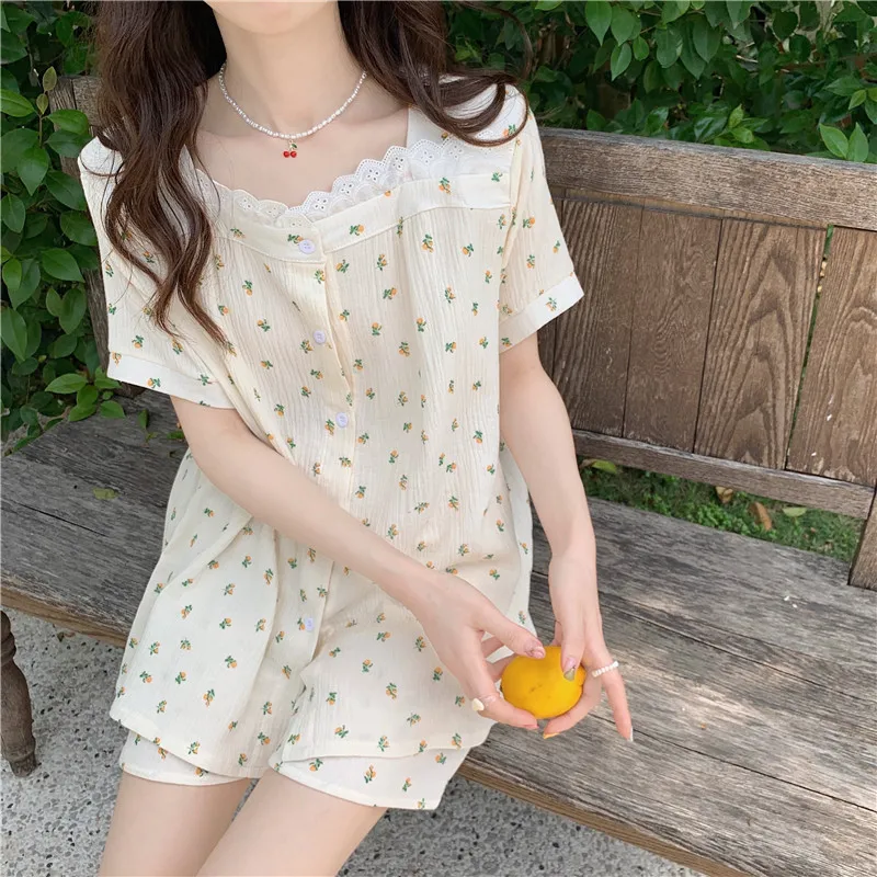 Женский пижамный комплект с цветочным принтом, рубашка с квадратным вырезом и шорты в Корейском стиле, домашний костюм из двух предметов, Хл...
Женский пижамный комплект с цветочным принтом, рубашка с квадратным вырезом и шорты в Корейском стиле, домашний костюм из двух предметов, Хл...