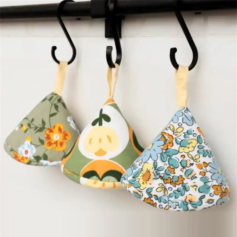 2023 Cute Triangle Anti-Scald Pot Cap Pot Handle Covers Kitchen Pan Handle Casserole Pot Cast Iron Pot Heat Resistant Gloves
2023 Cute Triangle Anti-Scald Pot Cap Pot Handle Covers Kitchen Pan Handle Casserole Pot Cast Iron Pot Heat Resistant Gloves