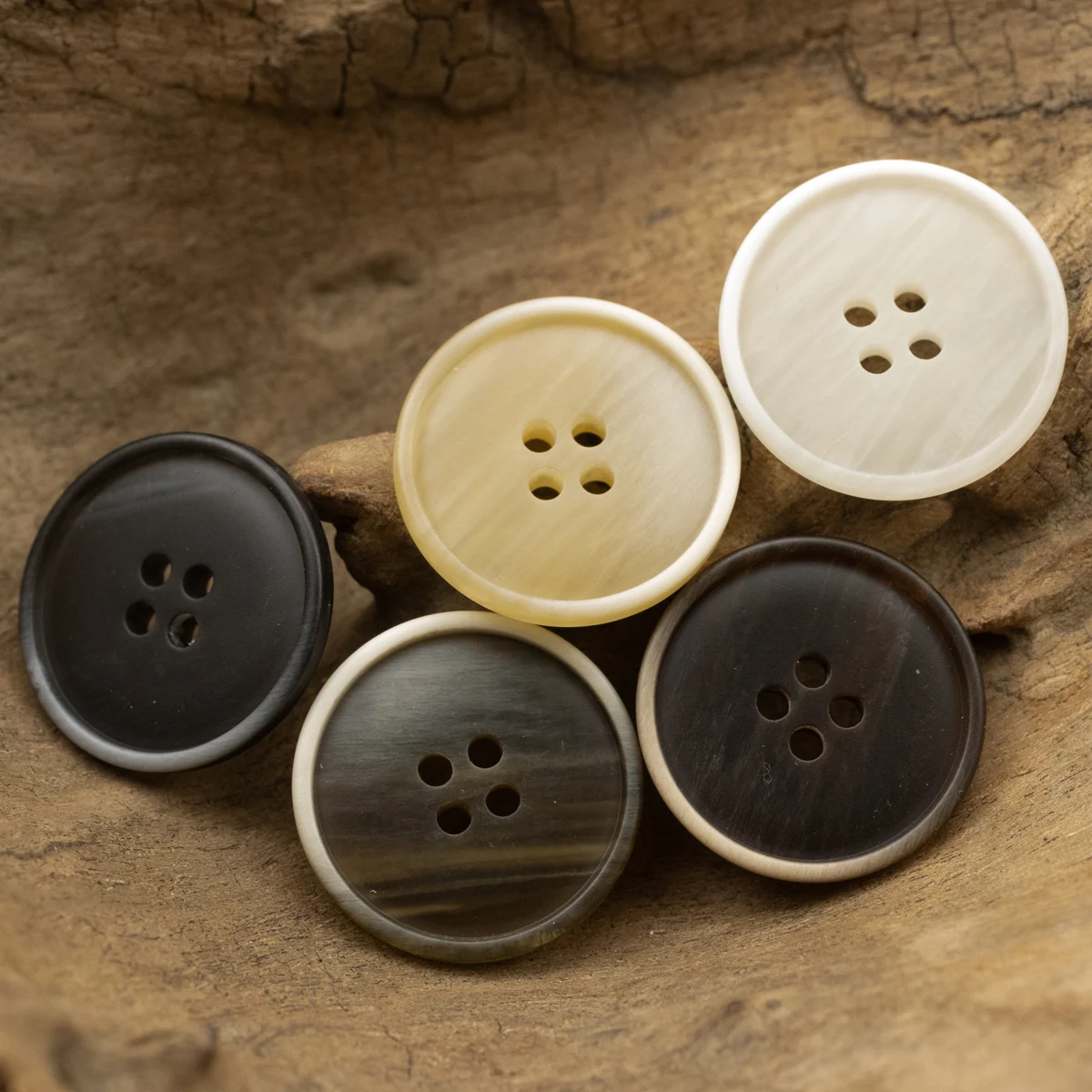 10pcs White Sewing Buttons Suit Sweater Knitting Accessories Cardigan Blouse Blazer Buttons Colored Women Dress Knitwear Soft
10pcs White Sewing Buttons Suit Sweater Knitting Accessories Cardigan Blouse Blazer Buttons Colored Women Dress Knitwear Soft