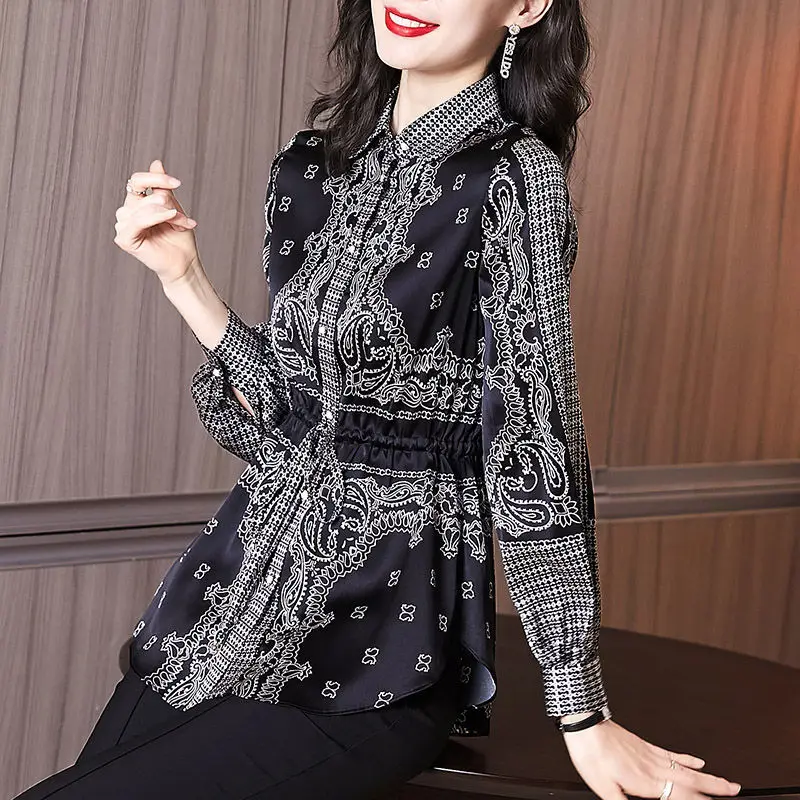 2022 retro Hong Kong flavor black long -sleeved spring and autumn women's new design sense niche simulated silk floral shirt
2022 retro Hong Kong flavor black long -sleeved spring and autumn women's new design sense niche simulated silk floral shirt