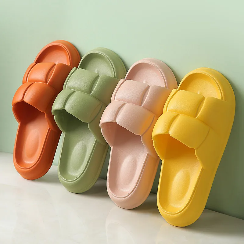 Women's Soft Sole Cloud Slippers Summer Beach Thick Platform Slipper Sandals Lady Korean EVA Slides Couples Men Home Flip Flops
Women's Soft Sole Cloud Slippers Summer Beach Thick Platform Slipper Sandals Lady Korean EVA Slides Couples Men Home Flip Flops