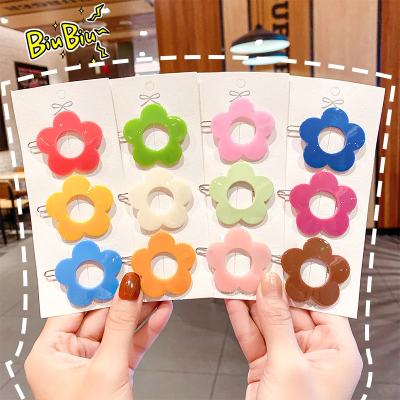 Women New Acrylic Flower Shaped Hair Clips Simple Fashion Hairpin Candy Color Hair Grips Cute Cartoon Hair Accessories
Women New Acrylic Flower Shaped Hair Clips Simple Fashion Hairpin Candy Color Hair Grips Cute Cartoon Hair Accessories