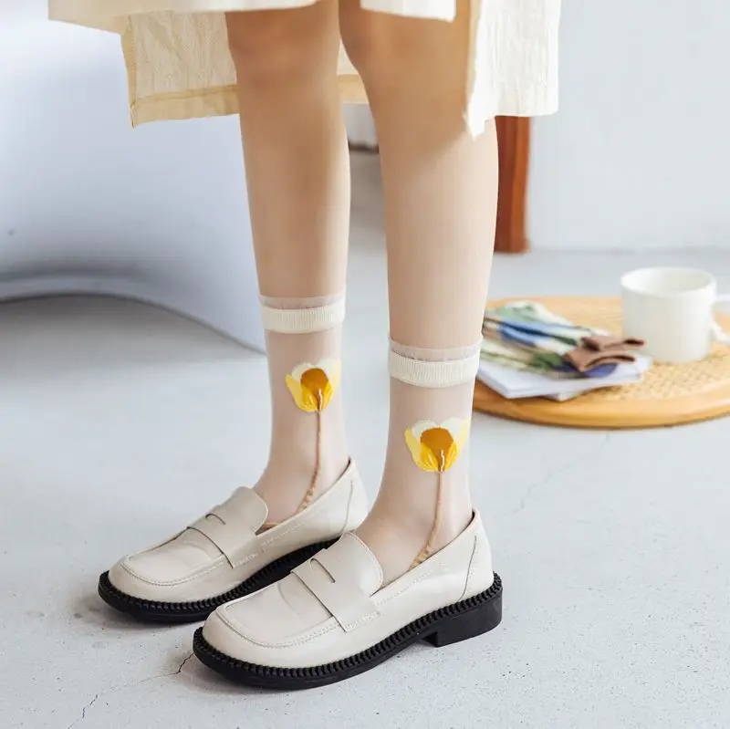Lace Summer Women Socks Floral Brand Luxury Lady Loose Transpant Breathable Thin Cute For Girls Korea Style Mesh INS Designer 
Lace Summer Women Socks Floral Brand Luxury Lady Loose Transpant Breathable Thin Cute For Girls Korea Style Mesh INS Designer