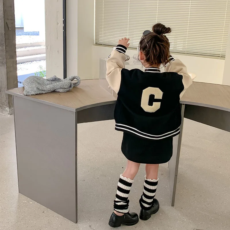 2022 autumn new children's wear girls Korean letter Embroidered Baseball suit + buttock Skirt Set 2-66
2022 autumn new children's wear girls Korean letter Embroidered Baseball suit + buttock Skirt Set 2-66