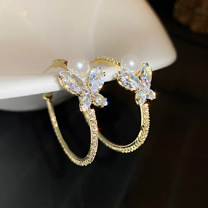 Shiny Rhinestone Butterfly Earrings For Woman Lady Girls Sparkling Gold Color Round Circle Hoop Earrings Fashion Jewelry Gift
Shiny Rhinestone Butterfly Earrings For Woman Lady Girls Sparkling Gold Color Round Circle Hoop Earrings Fashion Jewelry Gift