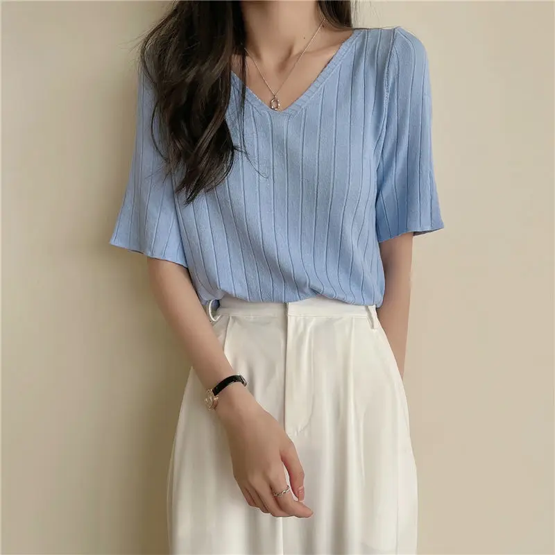 Black White Blue Pink Short-Sleeved Top V-neck Section Loose And Thin Summer New Pit Striped Fairy Knitted Bottoming Shirt
Black White Blue Pink Short-Sleeved Top V-neck Section Loose And Thin Summer New Pit Striped Fairy Knitted Bottoming Shirt