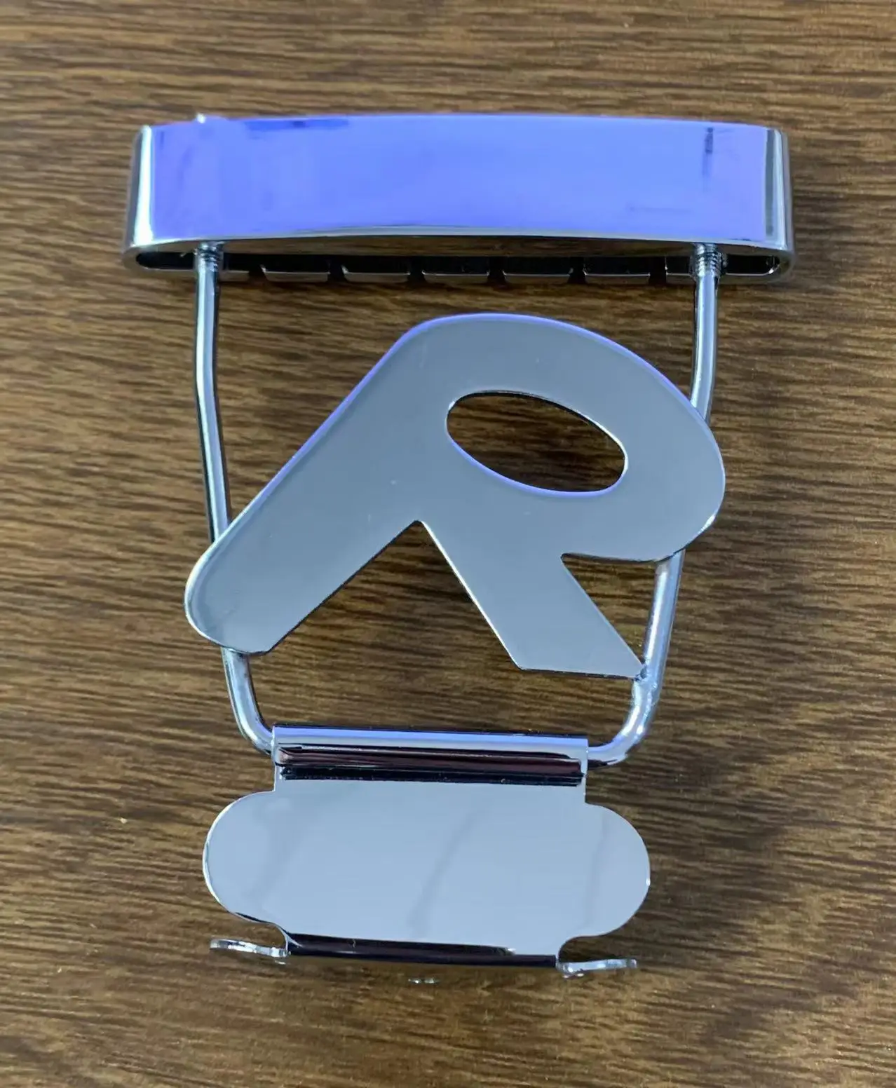 Professional R Tailpiece Bridge for Electric Guitar Accessoires Chrome Color in Stock Discount
Professional R Tailpiece Bridge for Electric Guitar Accessoires Chrome Color in Stock Discount