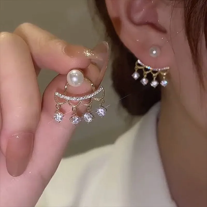 2023 New Luxurious Zircon Tassel Golden Pearl Earrings Women's Personality Fashion Earrings Wedding Jewelry Birthday Gifts
2023 New Luxurious Zircon Tassel Golden Pearl Earrings Women's Personality Fashion Earrings Wedding Jewelry Birthday Gifts