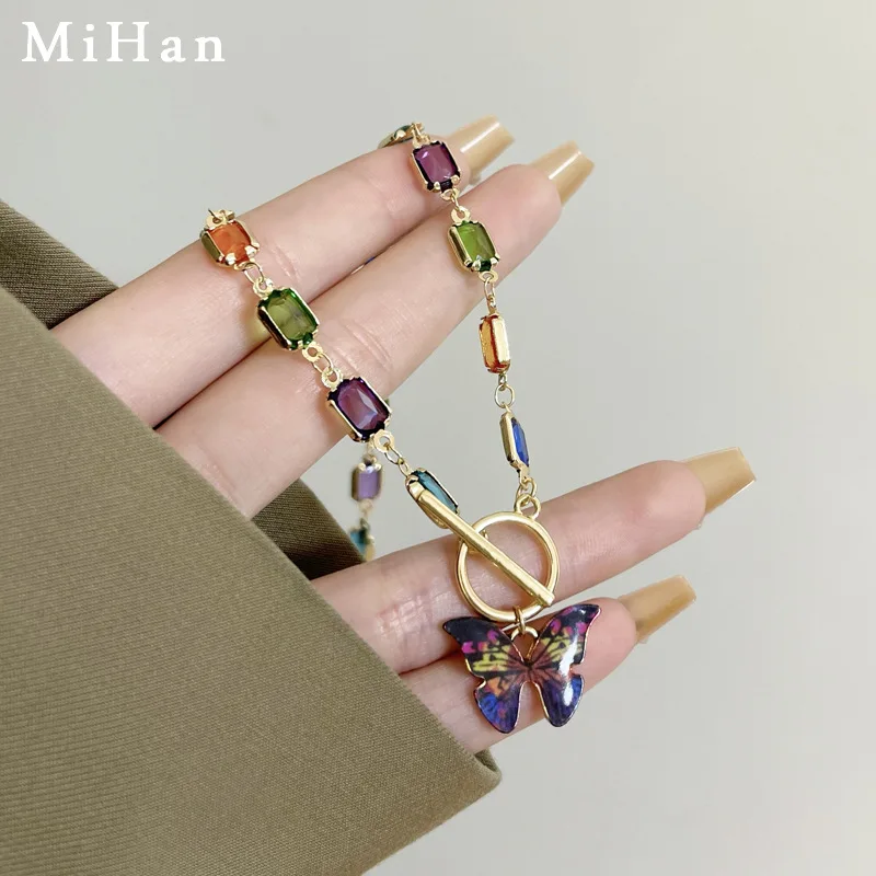Trendy Jewelry 2023 Trend New Sweet Korean Temperament Multicolor Bowknot Pendant Necklace For Women Fashion Accessories 
Trendy Jewelry 2023 Trend New Sweet Korean Temperament Multicolor Bowknot Pendant Necklace For Women Fashion Accessories