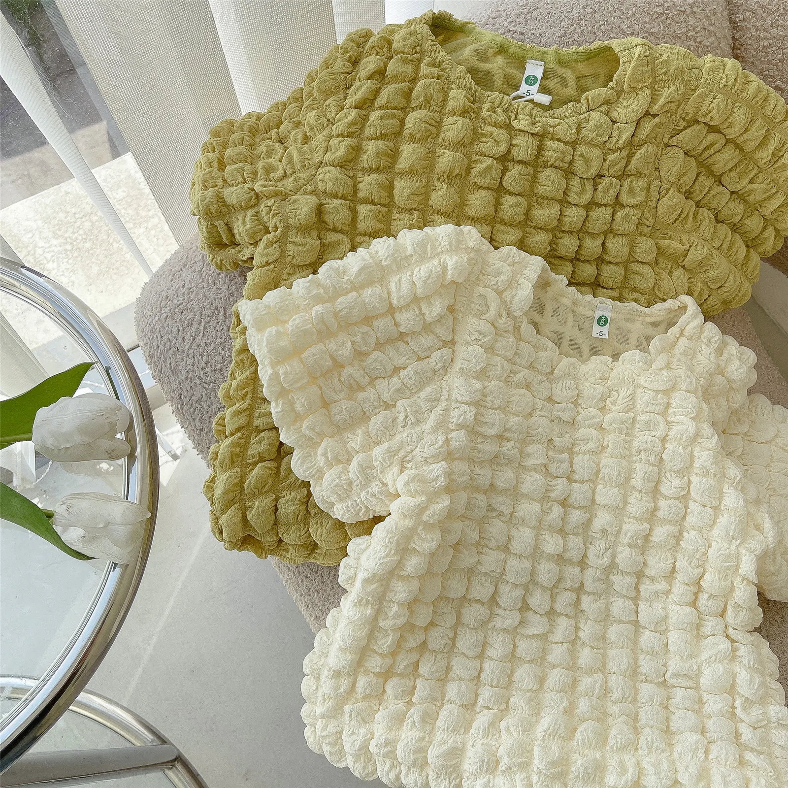 Korean children’s clothing summer new girls short-sleeved t-shirt pure color baby girl summer coat
Korean children’s clothing summer new girls short-sleeved t-shirt pure color baby girl summer coat