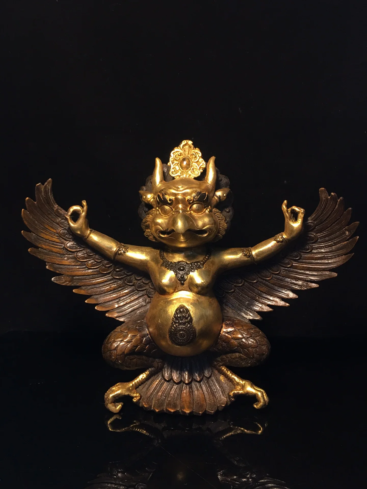 10" Tibetan Temple Collection Bronze Gilt Dapeng Garuda Buddha protector Dapeng spreads its wings worship buddha Town house
10" Tibetan Temple Collection Bronze Gilt Dapeng Garuda Buddha protector Dapeng spreads its wings worship buddha Town house