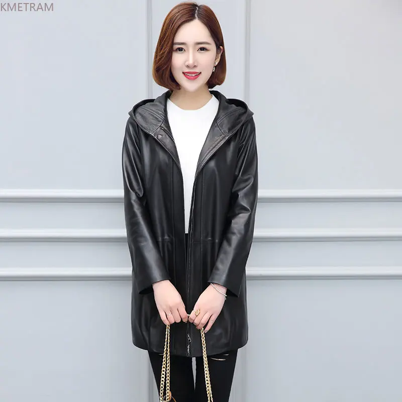 Куртка женская средней длины из натуральной овечьей кожи с капюшоном
Куртка женская средней длины из натуральной овечьей кожи с капюшоном