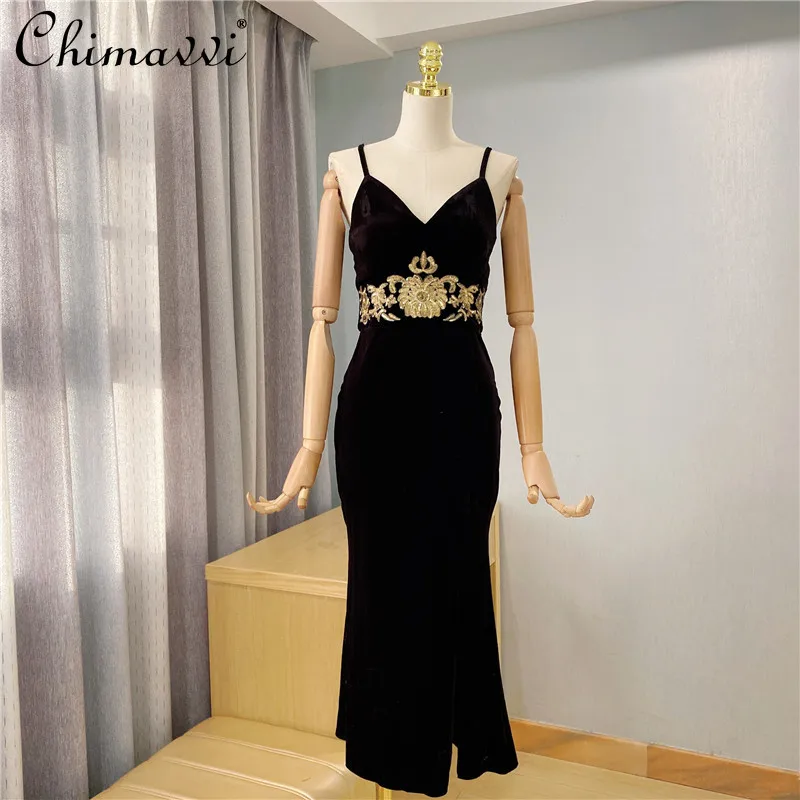 2022 Spring New Vintage Embroidered Long Dress Women Sleveless Velvet Long Braces Dress Female High Waist Suspender Dress
2022 Spring New Vintage Embroidered Long Dress Women Sleveless Velvet Long Braces Dress Female High Waist Suspender Dress
