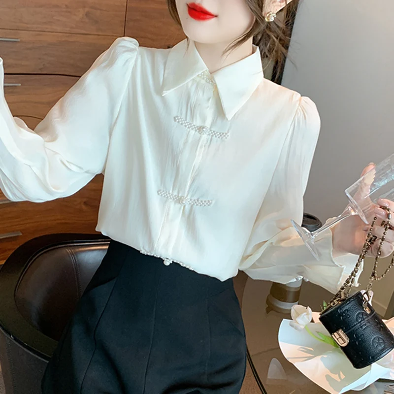 Женская атласная рубашка, однотонная шелковая блузка в китайском стиле, облегающий Модный Топ с длинным рукавом и отложным воротником, Новинка лета 2023
Женская атласная рубашка, однотонная шелковая блузка в китайском стиле, облегающий Модный Топ с длинным рукавом и отложным воротником, Новинка лета 2023