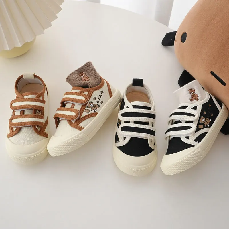 Chilren Shoes Girl's Cute Bear Low Top Canvas Shoes Boy's Comfortable Soft Sole Indoor Shoes Size 21-29
Chilren Shoes Girl's Cute Bear Low Top Canvas Shoes Boy's Comfortable Soft Sole Indoor Shoes Size 21-29