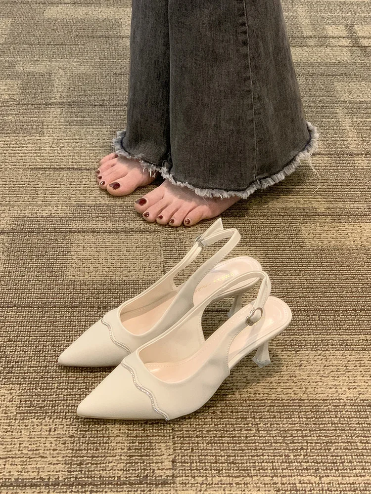 Women's Shoes Pointed Sandals Spring and Autumn 2023 Summer New Fashion Slim Heel Shiny Diamond High Heels
Women's Shoes Pointed Sandals Spring and Autumn 2023 Summer New Fashion Slim Heel Shiny Diamond High Heels