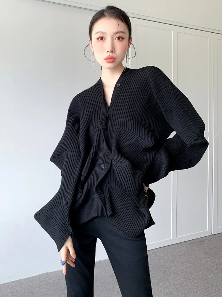 Irregular Knitted Cardigan Black Sweater Coat For Women V Neck Long Sleeve Loose Tops 2023 New Designer Clothing M274
Irregular Knitted Cardigan Black Sweater Coat For Women V Neck Long Sleeve Loose Tops 2023 New Designer Clothing M274