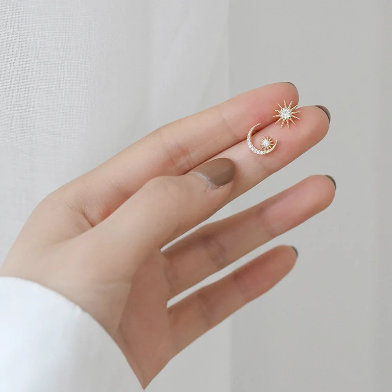 Korean Fashion 18K Star Moon Earrings For Girl Women Cute Small Zircon Asymmetric Pendant Tassel Retro Fine Luxury Kpop Jewelry
Korean Fashion 18K Star Moon Earrings For Girl Women Cute Small Zircon Asymmetric Pendant Tassel Retro Fine Luxury Kpop Jewelry