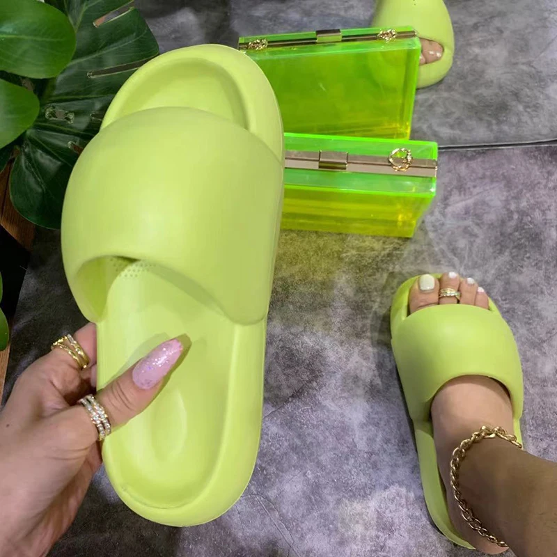 2022 Fashion Casual New Summer Women's Platform Slippers Open Toe Solid Color Versatile Outdoor Beach Slippers
2022 Fashion Casual New Summer Women's Platform Slippers Open Toe Solid Color Versatile Outdoor Beach Slippers
