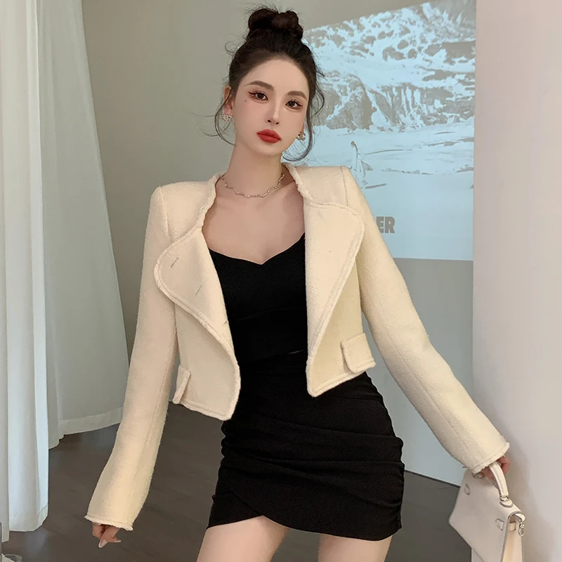 Autumn Winter Casual Outerwear Women Fashion Temperament Small Fragrance Wind Coat Female Senior Sense Short Tweed Coat
Autumn Winter Casual Outerwear Women Fashion Temperament Small Fragrance Wind Coat Female Senior Sense Short Tweed Coat