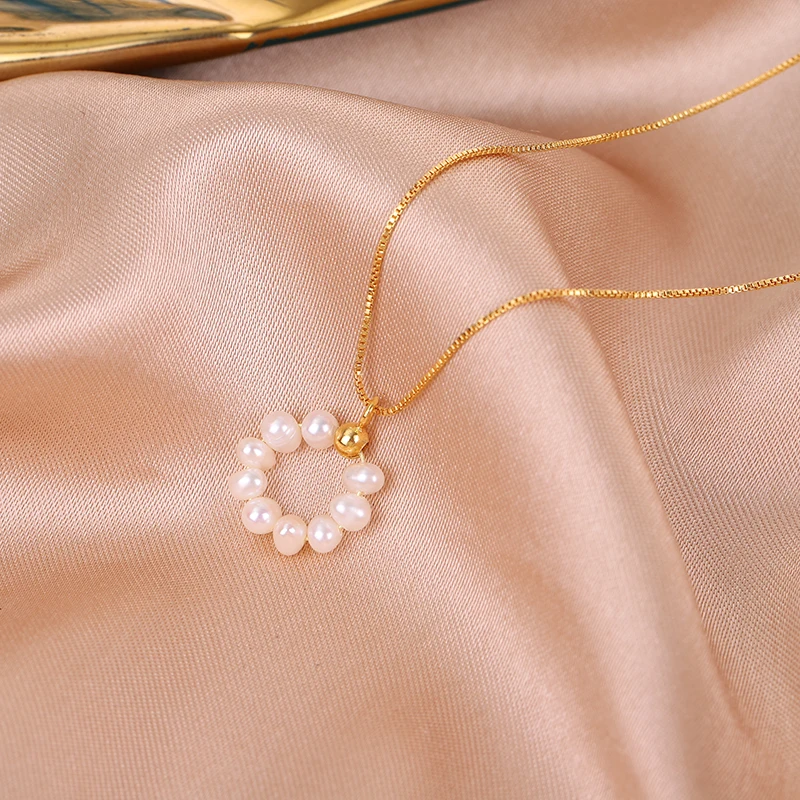 Minar Chic Hollow Round Circle Natural Freshwater Pearl Pearl Necklace Gold Box Chain Pendant Necklaces Accessories for Women
Minar Chic Hollow Round Circle Natural Freshwater Pearl Pearl Necklace Gold Box Chain Pendant Necklaces Accessories for Women