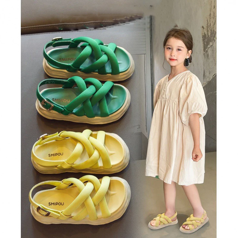 Girls' Leather Sandals In Summer 2022 New Cross-strap Roman Sandals Baby Soft Soled Slippers Children's Non-slip Beach Shoes
Girls' Leather Sandals In Summer 2022 New Cross-strap Roman Sandals Baby Soft Soled Slippers Children's Non-slip Beach Shoes
