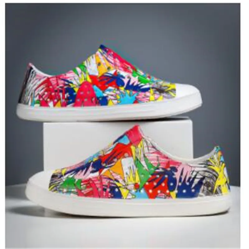 New Men Graffiti Summer Sandals Couple Slip-on Soft Sandalias Colorful Adult Hollow-Out Beach Flats Croc Shoes Mujer
New Men Graffiti Summer Sandals Couple Slip-on Soft Sandalias Colorful Adult Hollow-Out Beach Flats Croc Shoes Mujer