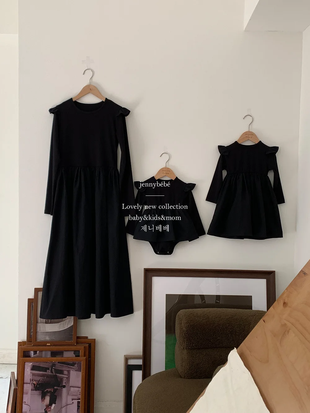 Family Matching Autumn Spring Black Color Dress Mother Daughter Long-sleeved Soft Cotton Dress Women Dress Baby Girl Bodysuit
Family Matching Autumn Spring Black Color Dress Mother Daughter Long-sleeved Soft Cotton Dress Women Dress Baby Girl Bodysuit