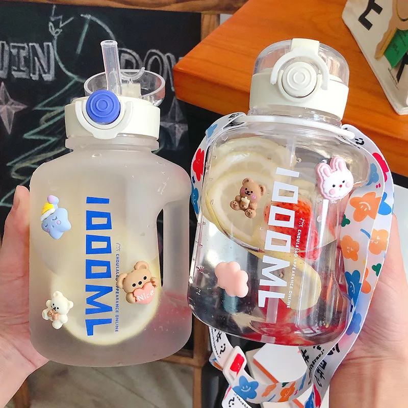 Large Capacity Bucket Mug Summer Outdoor Travel Cup Sports Gym Drinking Tumbler Portable Fitness Jugs 1L Water Bottle With Straw
Large Capacity Bucket Mug Summer Outdoor Travel Cup Sports Gym Drinking Tumbler Portable Fitness Jugs 1L Water Bottle With Straw