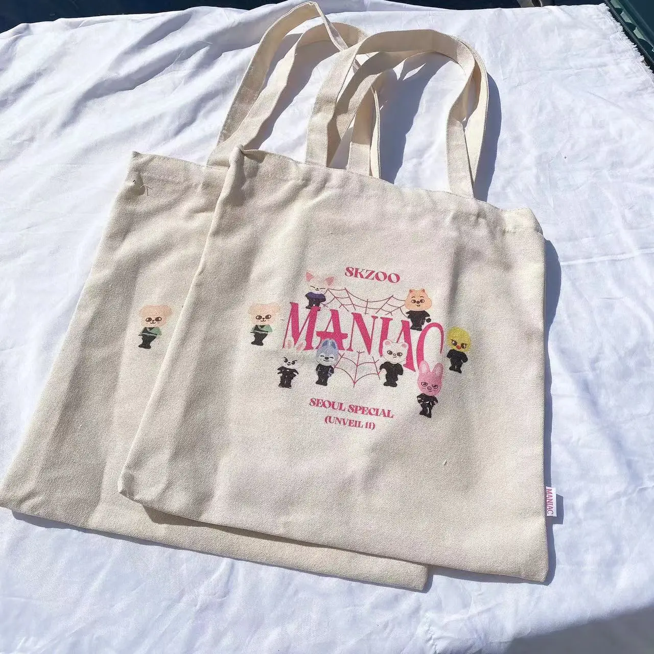 HOT Kpop Stray Kids Cartoon Canvas Bag SK SEOUL SPECIAL Shoulder Bag Women Girls Student Shopping Bag
HOT Kpop Stray Kids Cartoon Canvas Bag SK SEOUL SPECIAL Shoulder Bag Women Girls Student Shopping Bag