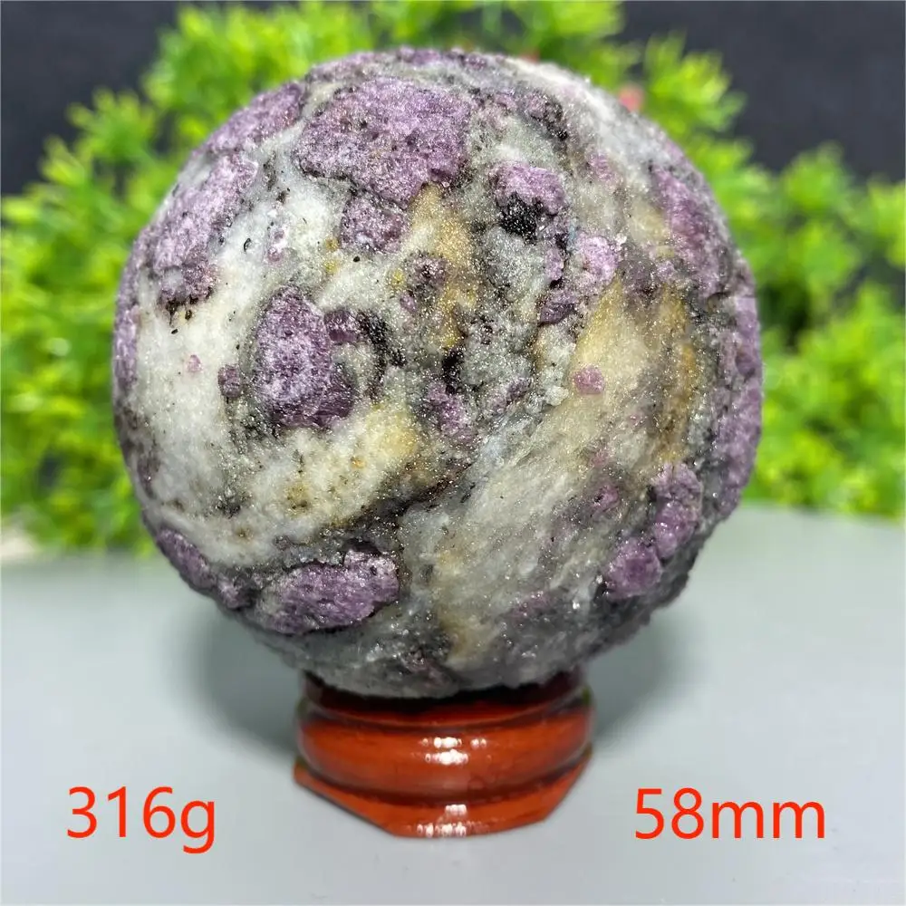 Турмалиновый шарик с цветком сливы
Турмалиновый шарик с цветком сливы