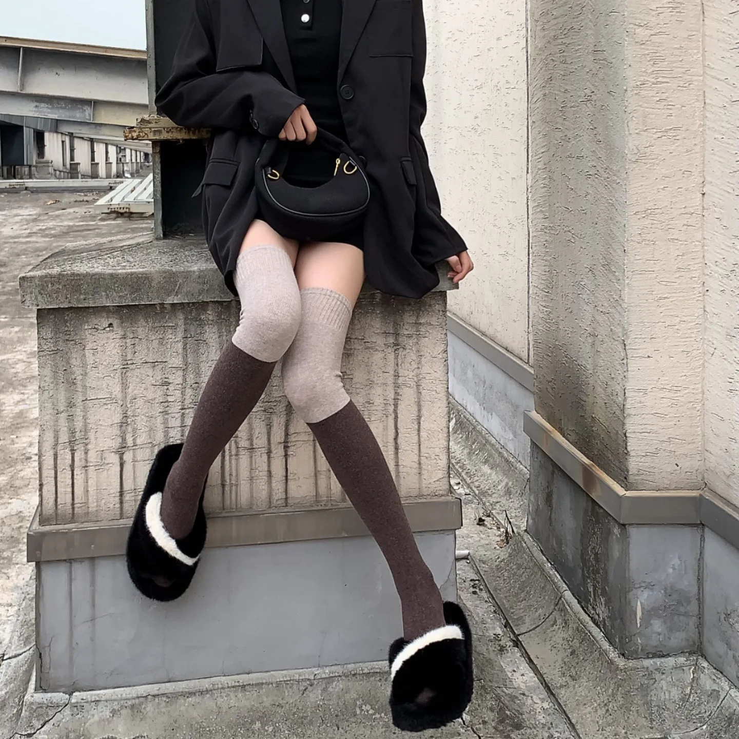 Женские носки выше колена, Длинные чулки, черные, серые, контрастные цвета, Осень-зима, плюшевые носки с длинными ногами, осенне-зимние носки ... 
Женские носки выше колена, Длинные чулки, черные, серые, контрастные цвета, Осень-зима, плюшевые носки с длинными ногами, осенне-зимние носки ...
