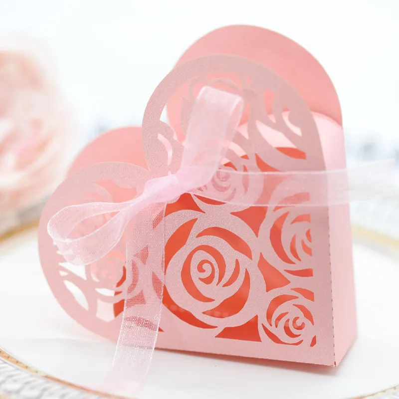 50 шт. симпатичная Подарочная коробка полые розы, цветы, сердце, конфеты, драже, коробка, Свадебная вечеринка, драпировка шоколада, бумажные п... 
50 шт. симпатичная Подарочная коробка полые розы, цветы, сердце, конфеты, драже, коробка, Свадебная вечеринка, драпировка шоколада, бумажные п...