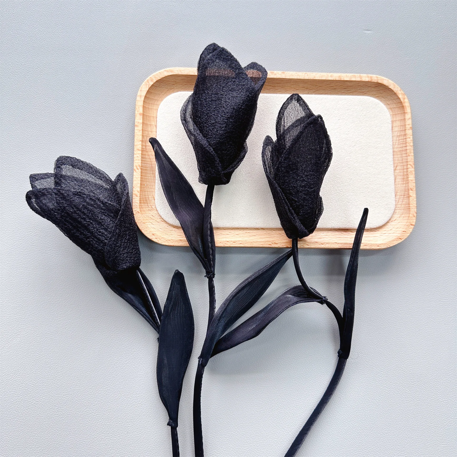 Марлевый цветок тюльпана ручной работы
Марлевый цветок тюльпана ручной работы