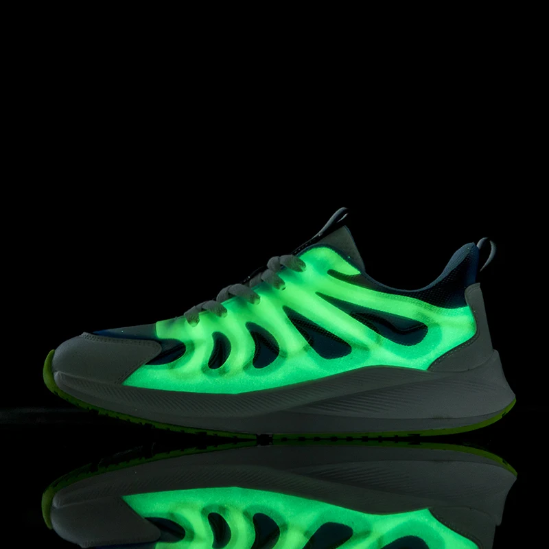 Мужские кроссовки с дышащей сеткой, белые кроссовки для бега и ходьбы, с эффектом люминесцентного света, в спортивном стиле, размеры 39-45, вес... 
Мужские кроссовки с дышащей сеткой, белые кроссовки для бега и ходьбы, с эффектом люминесцентного света, в спортивном стиле, размеры 39-45, вес...