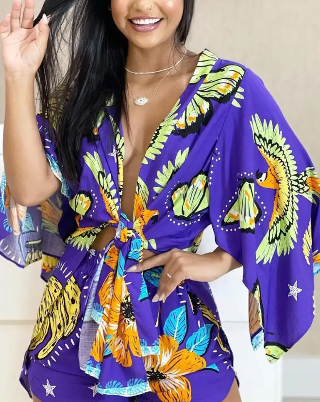 

2023 Summer Womens Two Peice Sets Sexy Bird Butterfly Print Cloak Sleeve Tied Detail Top& Shorts Set Vacation Casual Female Suit