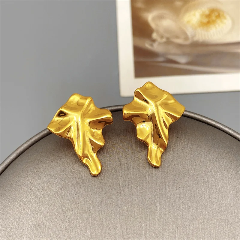 

Europe And America Retro Irregular Pleated Stud Earrings For Women Banquet Personality Exaggeration Earrings Plating 18k Gold