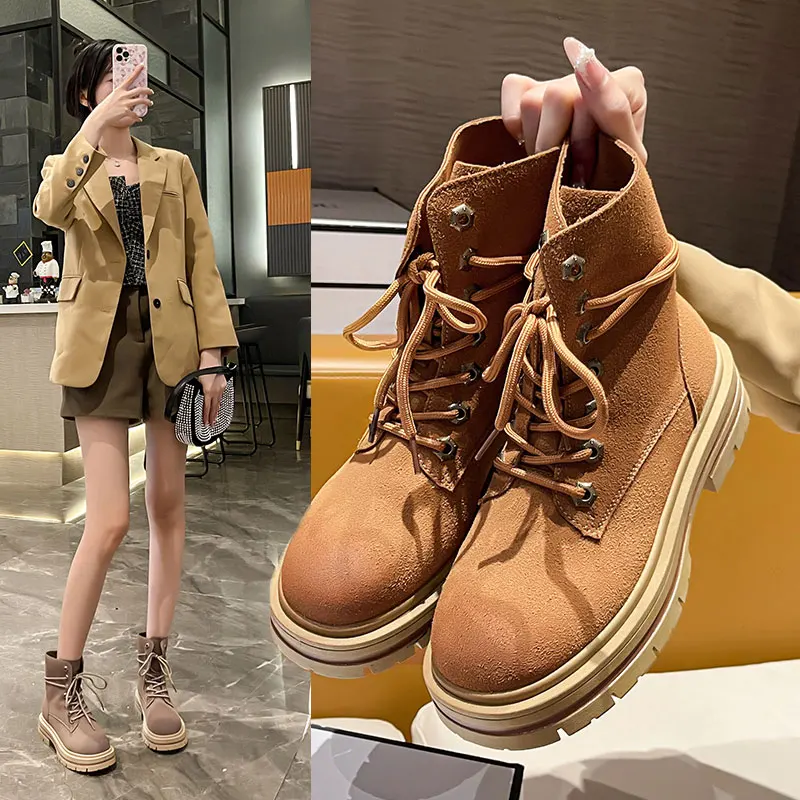 Женские ботинки на среднем каблуке, роскошные дизайнерские ботинки с круглым носком, на шнуровке, модель 2022 года, в стиле «лолита», резинова... 
Женские ботинки на среднем каблуке, роскошные дизайнерские ботинки с круглым носком, на шнуровке, модель 2022 года, в стиле «лолита», резинова...