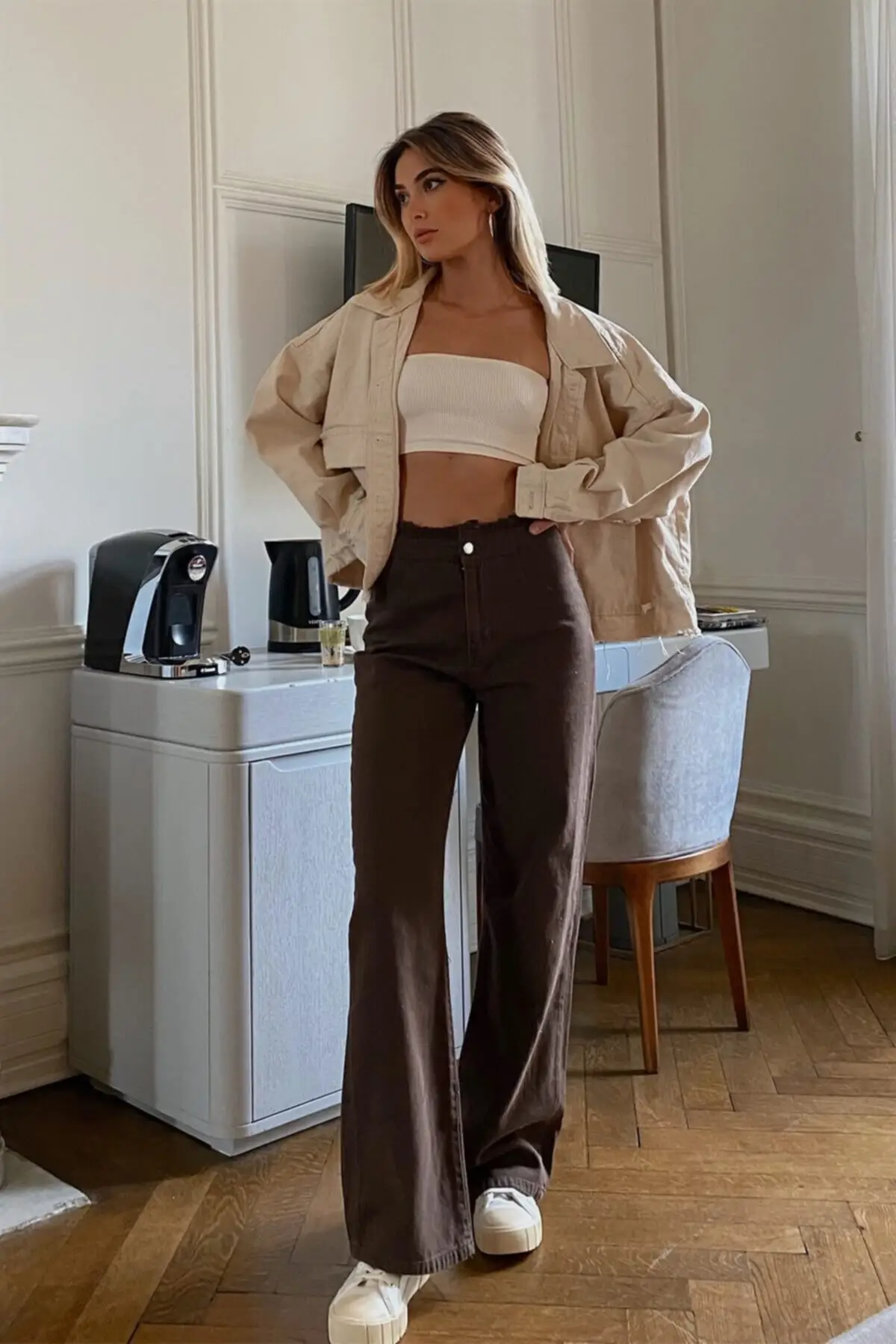 Женская модная джинсовая куртка, джинсовая куртка оверсайз с усадочными деталями 
Женская модная джинсовая куртка, джинсовая куртка оверсайз с усадочными деталями